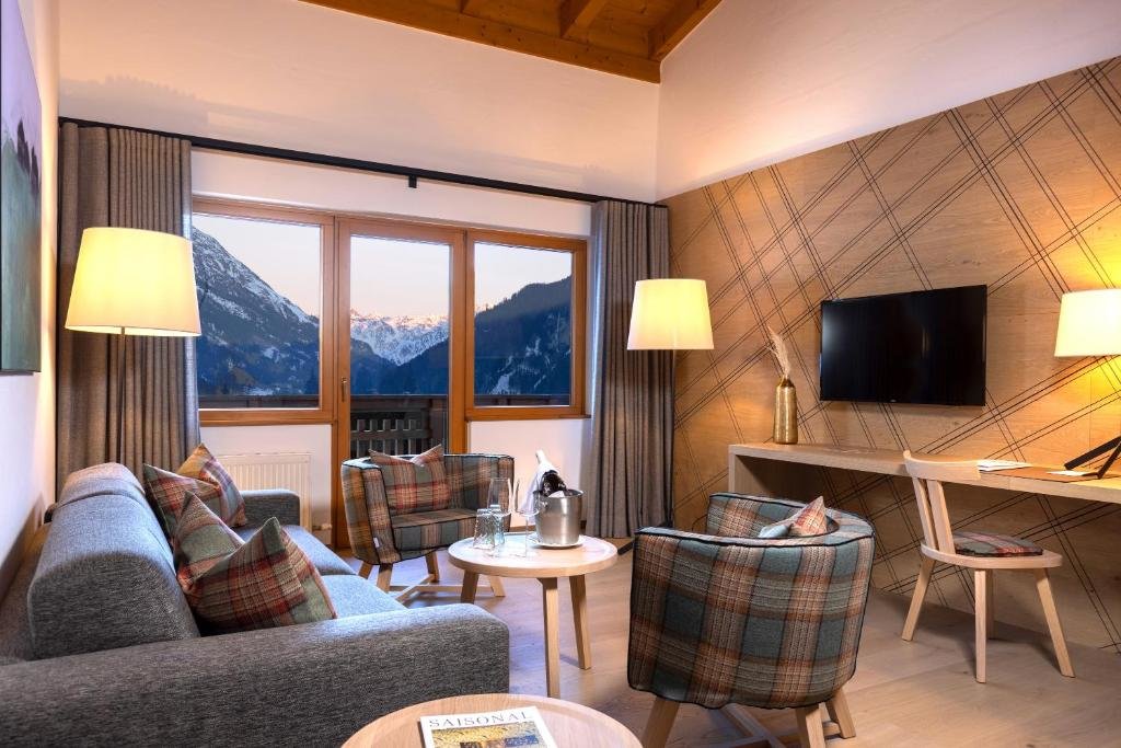 Suite Doppelhaus mit Balkon Defereggental Hotel & Resort