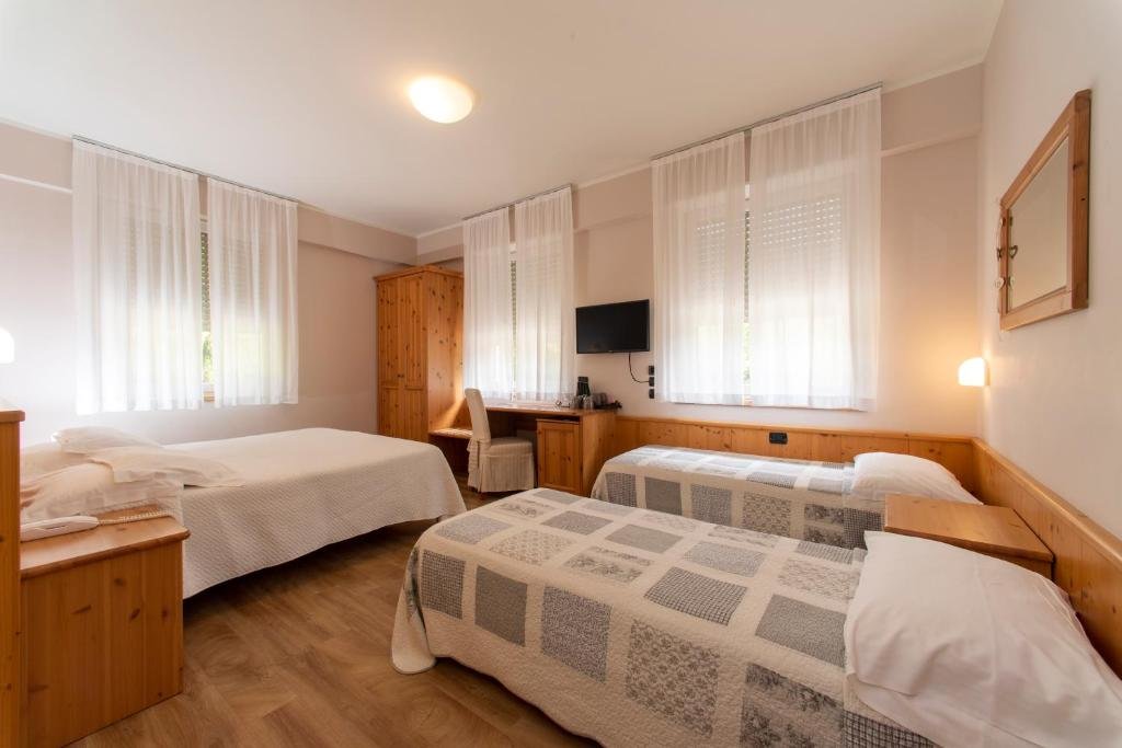 Standard Quadruple room Hotel Lilla'