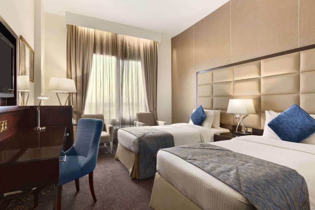 Howard johnson bur dubai. Бур Дубай. Bur Dubai.