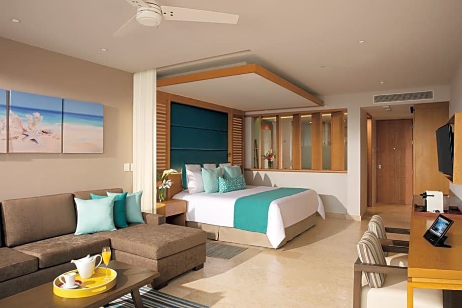 Double Junior Suite with ocean view Dreams Playa Mujeres Golf & Spa Resort
