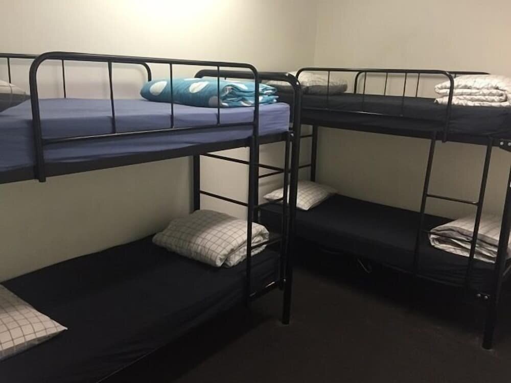 Кровать в общем номере Down Under Hostels