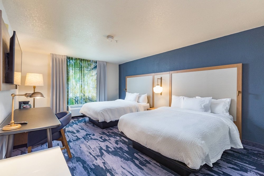 Четырёхместный номер Standard Fairfield Inn and Suites by Marriott Tampa North