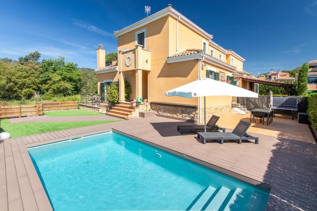 Villa 3 habitaciones Casa con piscina privada a 5 minutos de Girona