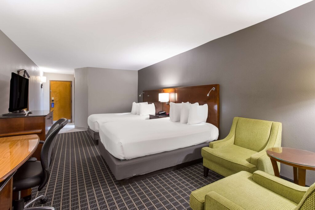 Standard Vierer Zimmer SureStay Plus Hotel by Best Western Greenwood