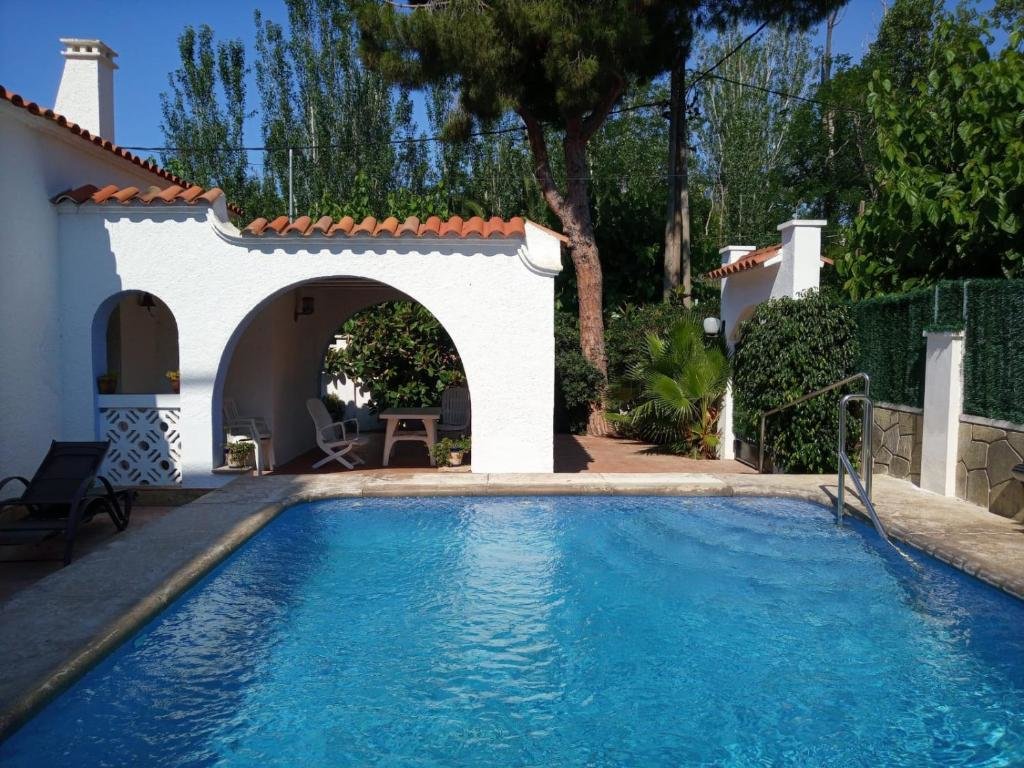 Villa R94 Chalet con piscina privada 20m de la playa Calafell
