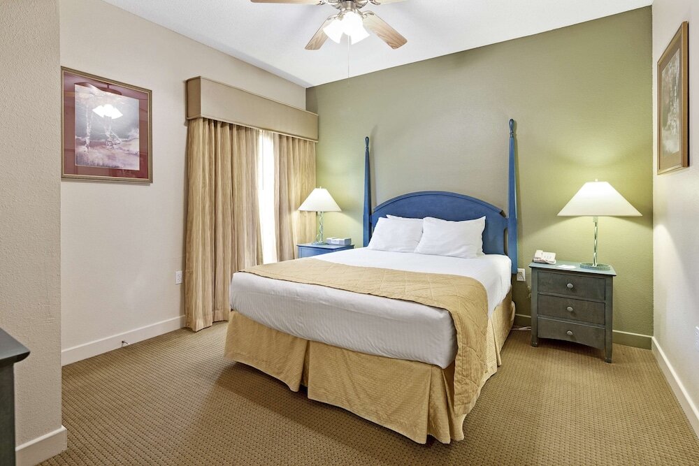 Четырёхместный номер Standard с 2 комнатами с балконом Hilton Vacation Club Bent Creek Golf Village Gatlinburg