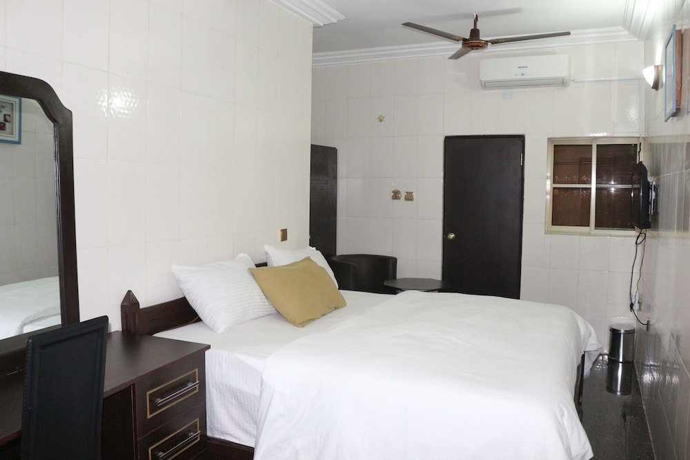 Standard chambre Class Suites Budget Ogba