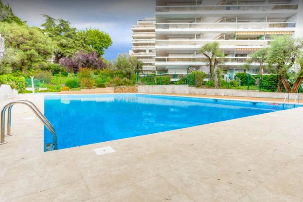 Студия Charming flat with pool 8 min away from the beach in Antibes - Welkeys