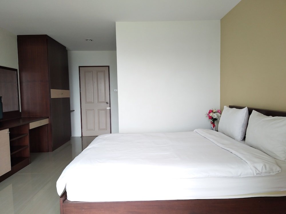 Standard double chambre avec balcon Siri Service Apartment