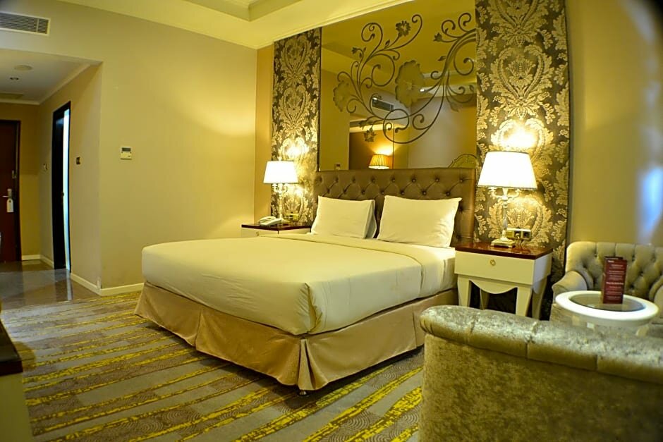 Deluxe Doppel Zimmer mit Balkon Sutanraja Hotel & Convention Centre
