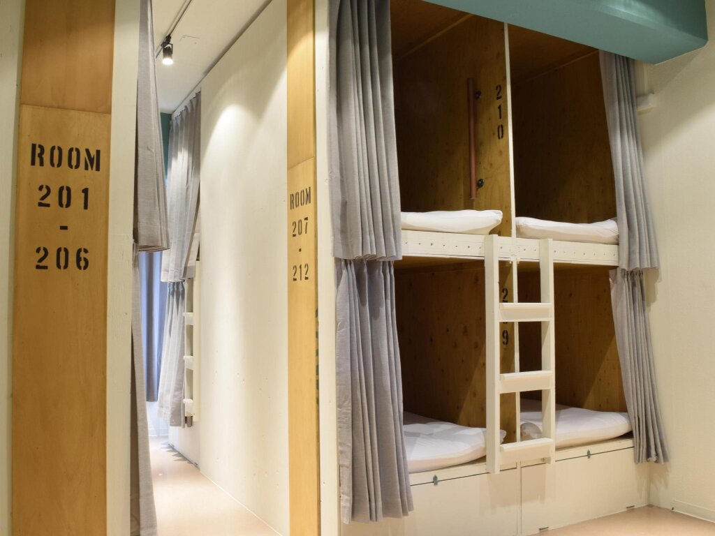 Кровать в общем номере (женский номер) IZA Asakusa Guest House