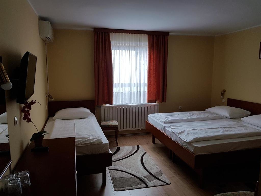 Standard triple chambre Hotel Roškar