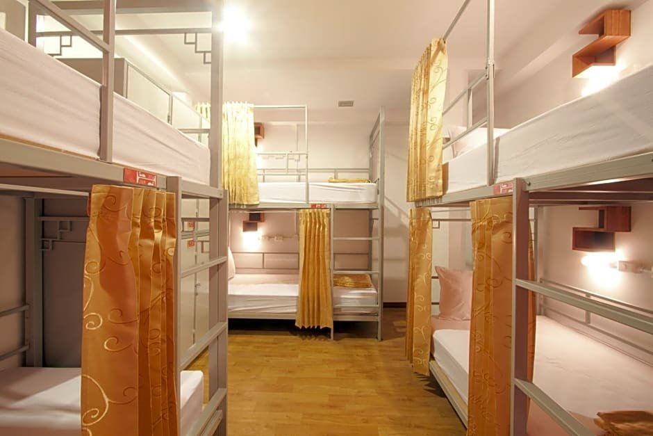 Bed in Dorm China Town Hotel - SHA Plus Certified
