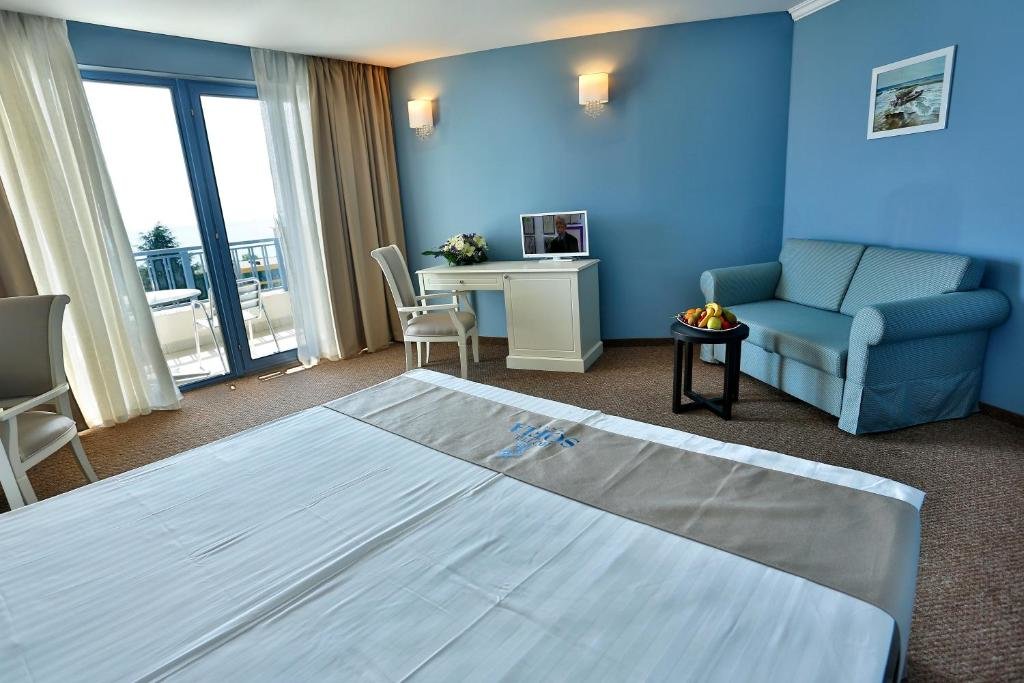 Трёхместный номер Standard с балконом и с видом на море Sofia Hotel - All Inclusive & Private Beach
