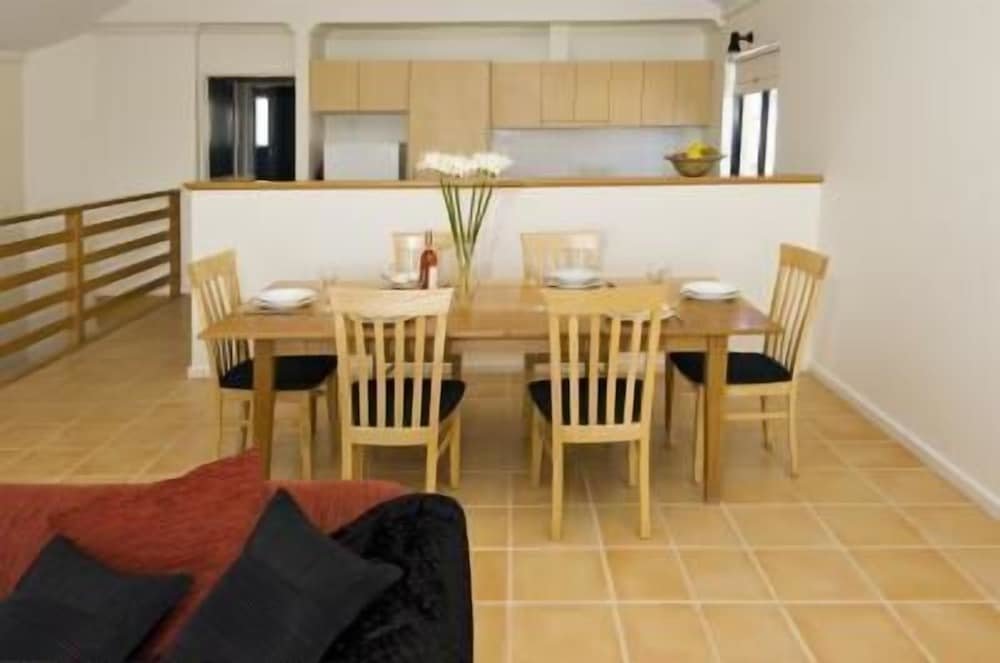 3 Bedrooms Cottage with balcony The Break Margaret River Beach Houses