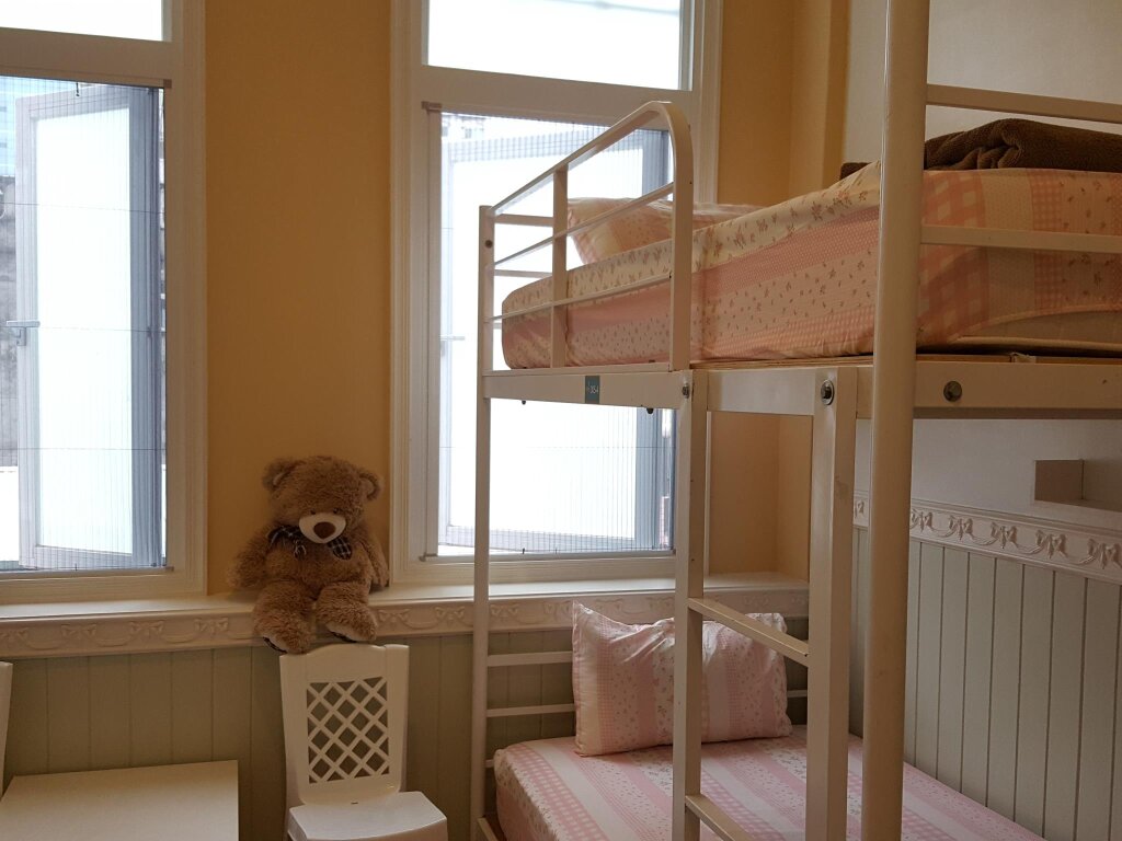 Кровать в общем номере (женский номер) TW Hostel I