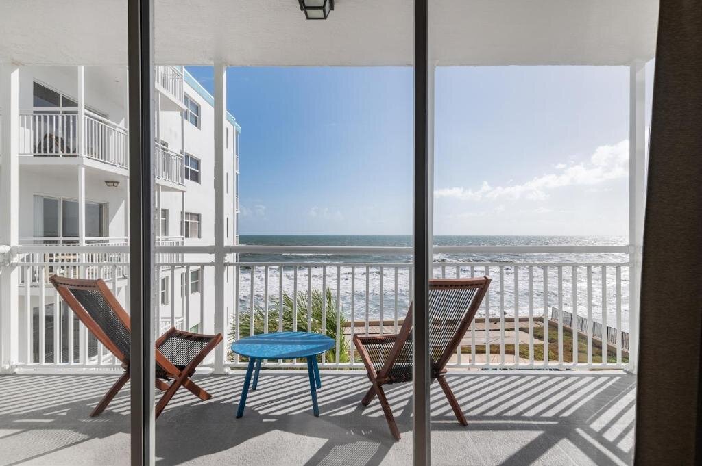 Апартаменты с 2 комнатами Oceanfront Beach House, Satellite Beach