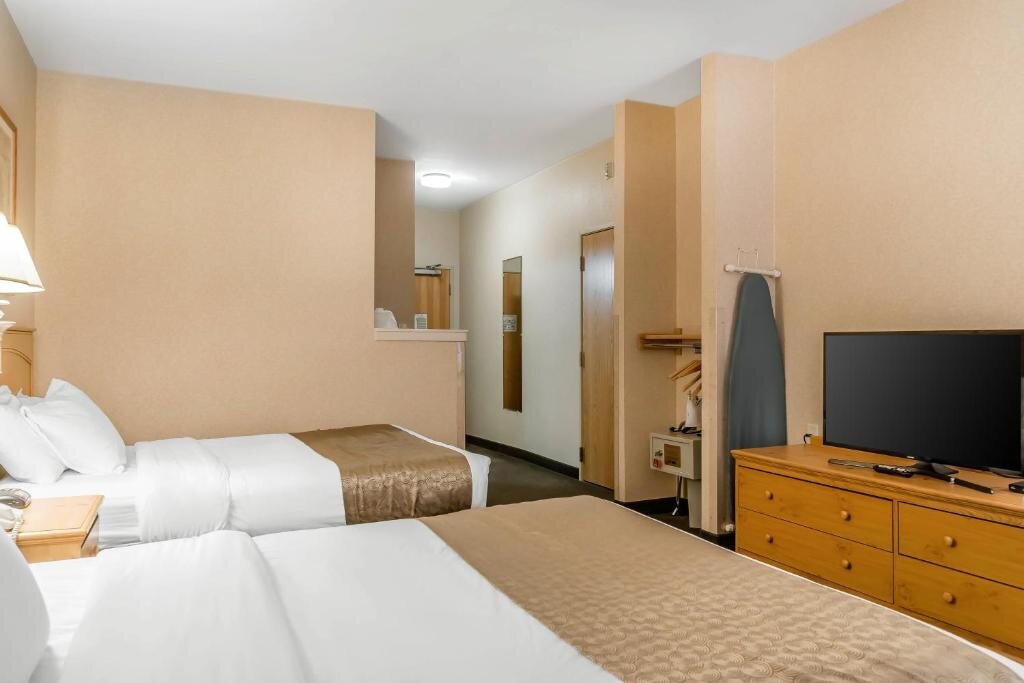 Standard Double room Rodeway Inn & Suites Tomahawk