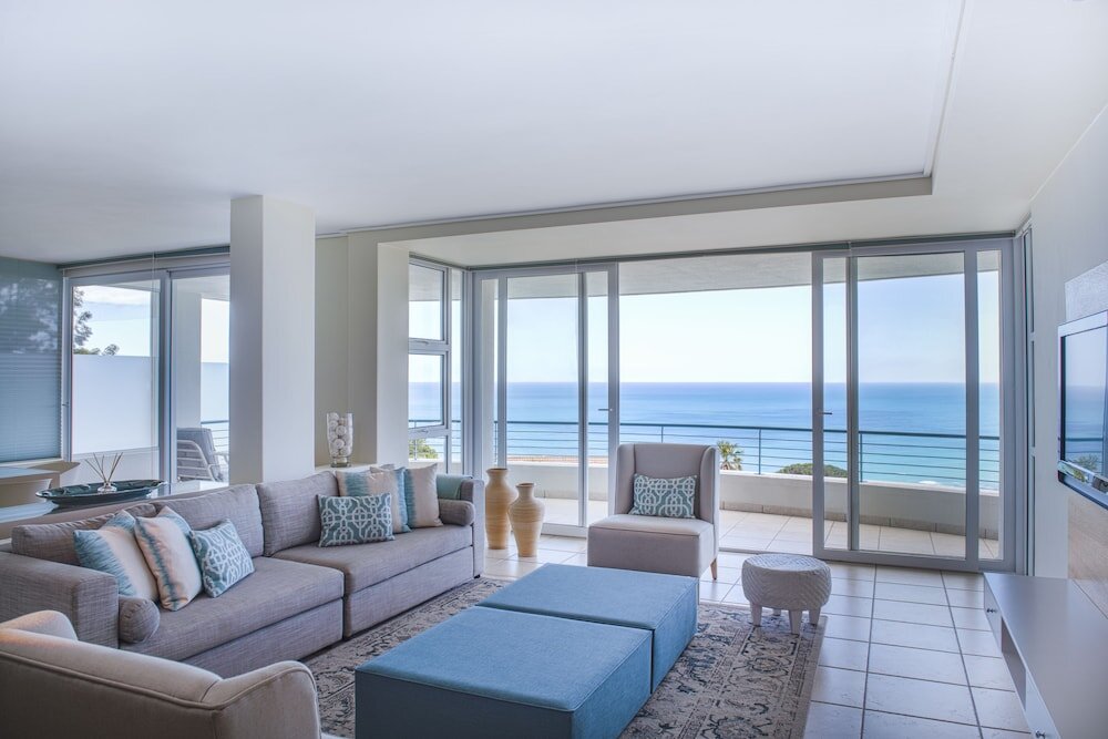 Апартаменты Luxury Bay Reflections Camps Bay Luxury Serviced Apartments