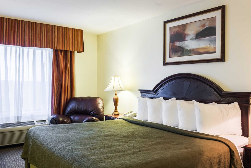 Suite 1 dormitorio Quality Inn & Suites Airport North
