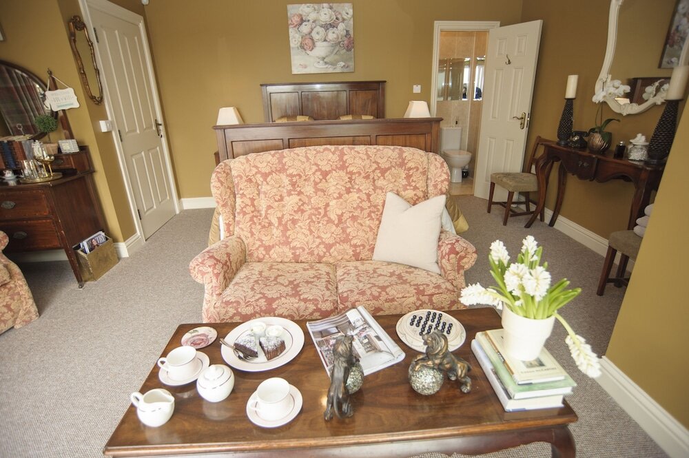 Suite The Brown Hen Guest Accommodation