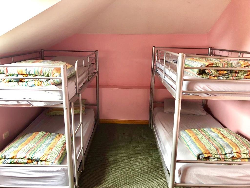 Кровать в общем номере (женский номер) Narrara Backpackers Hobart