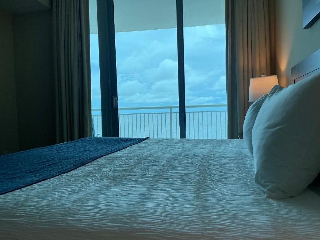 Люкс с 2 комнатами с частичным видом на океан South Beach Biloxi Hotel & Suites