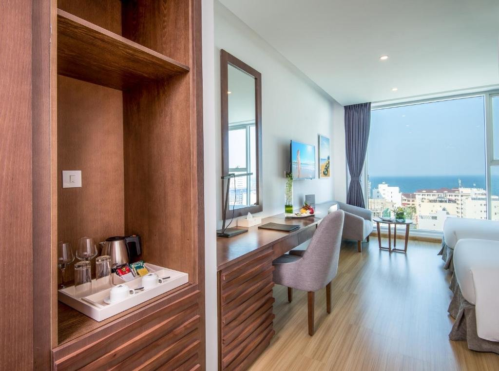 Deluxe Double room with ocean view Royal Lotus Hotel Danang