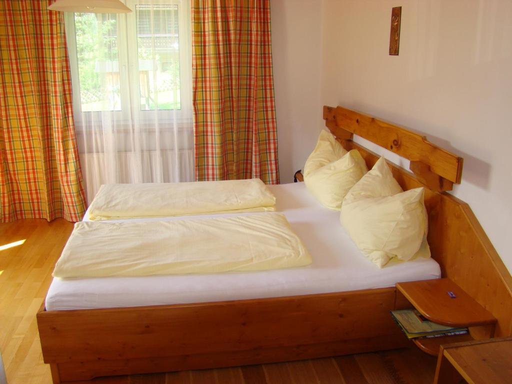 Standard Double room with balcony Haus Alpenland
