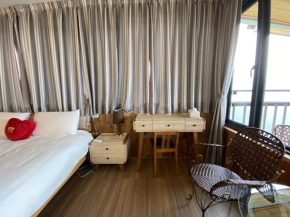 Deluxe Vierer Zimmer mit Balkon Stream Yurt Campground