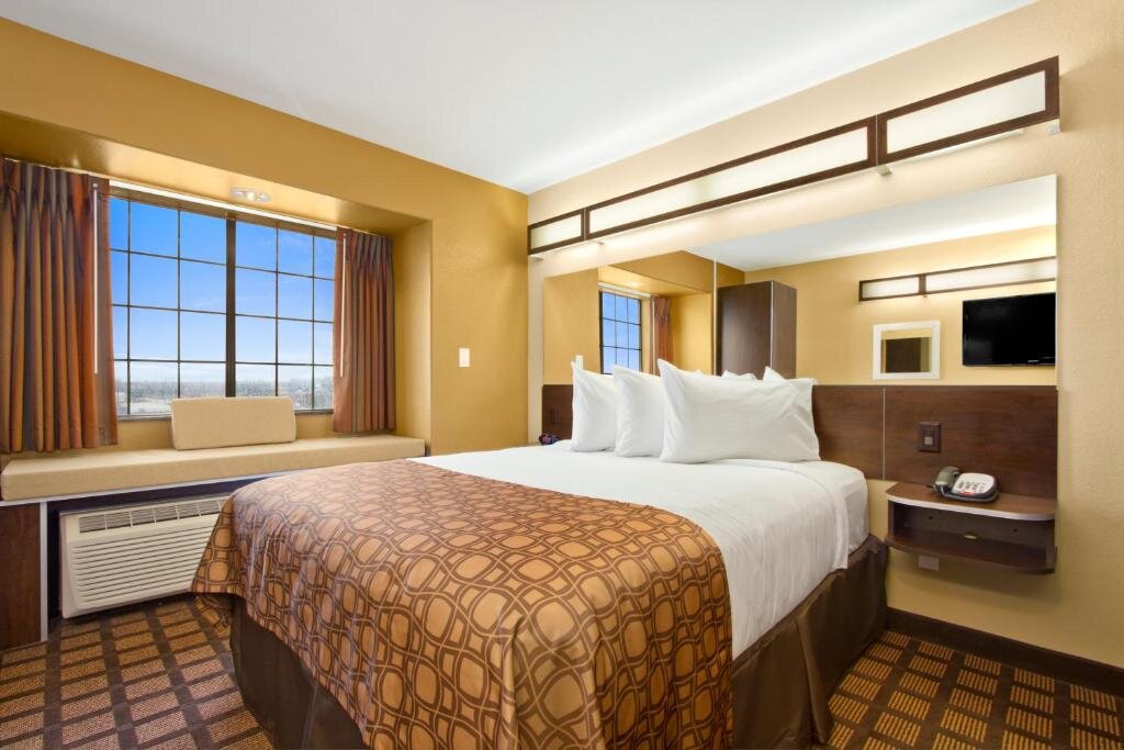 Двухместный люкс Microtel Inn & Suites by Wyndham Round Rock