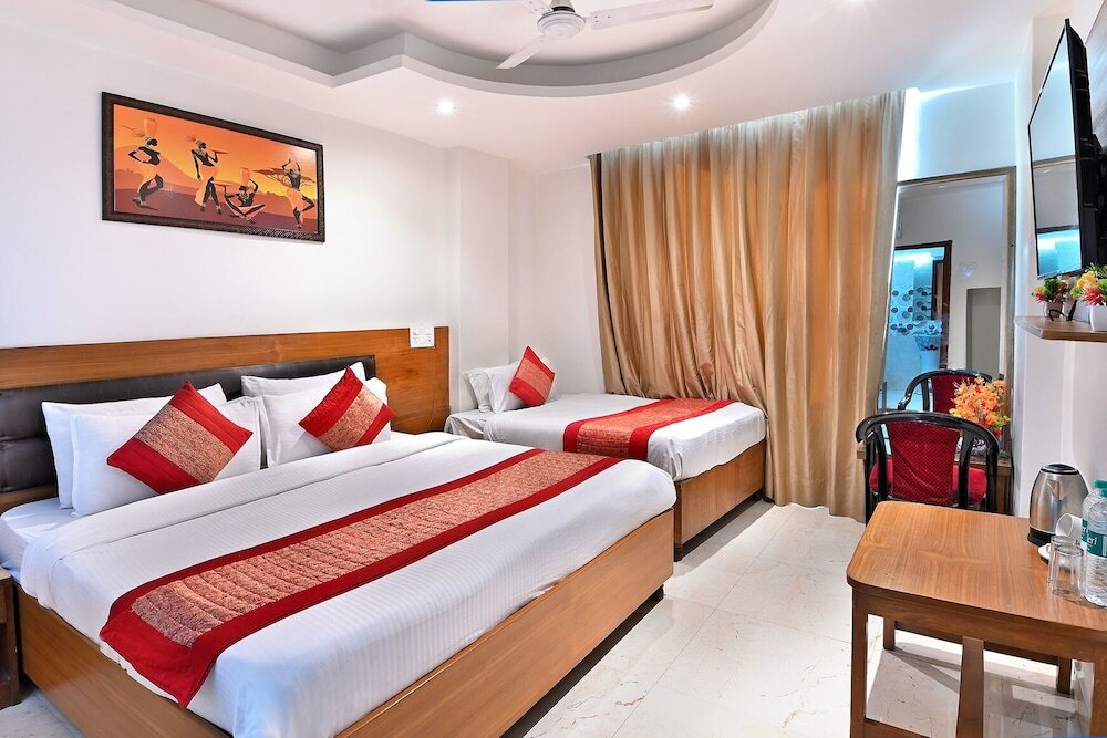 Suite Capital O Hotel Anand Near Indira Gandhi International Airport