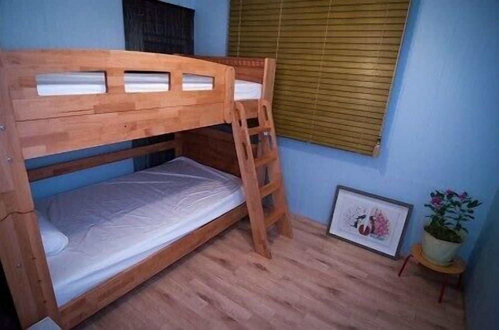 Кровать в общем номере (мужской номер) Pedro's House - Foreigners only
