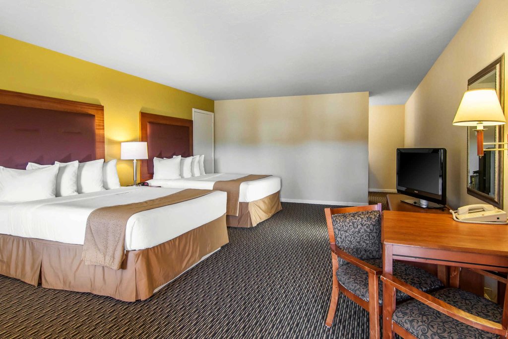 Standard Vierer Zimmer Quality Inn & Suites at Coos Bay