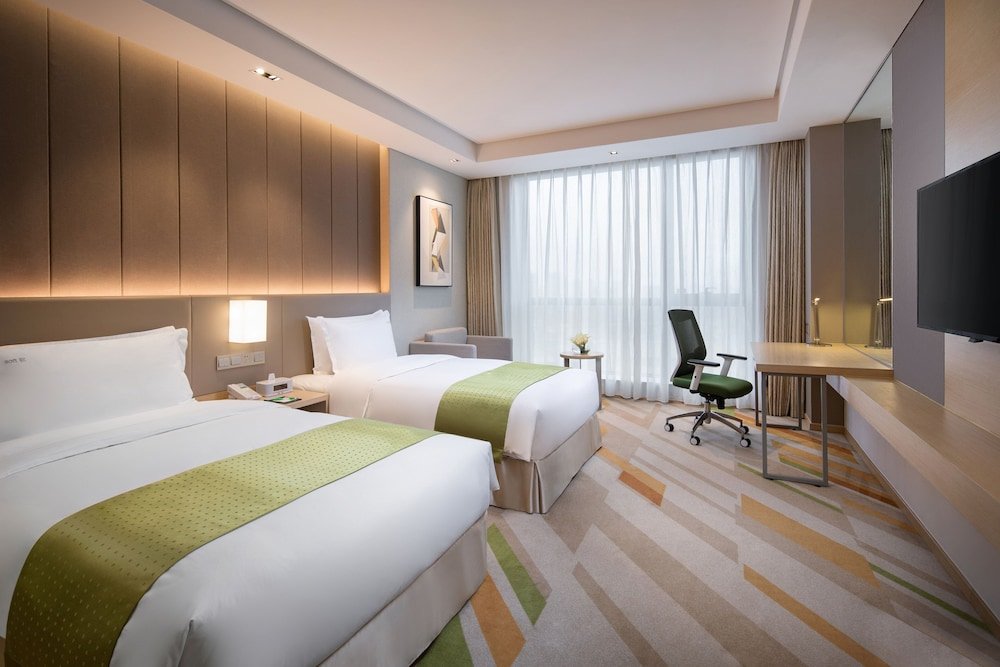 Четырёхместный номер Standard Holiday Inn Wuxi Taihu New City, an IHG Hotel
