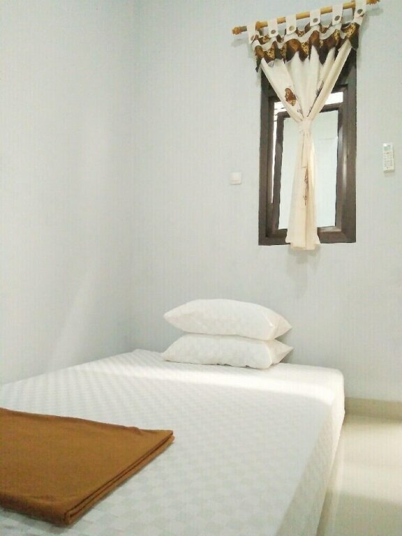 Standard Zimmer Adikarta Guesthouse Janti