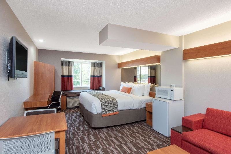 Standard room Microtel Inn & Suites