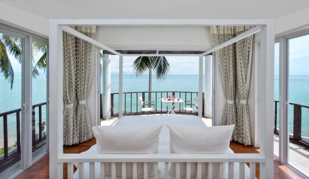 Номер Deluxe beachfront Villa Nalinnadda Petite Hotel & Spa, Adults Only - SHA Extra Plus