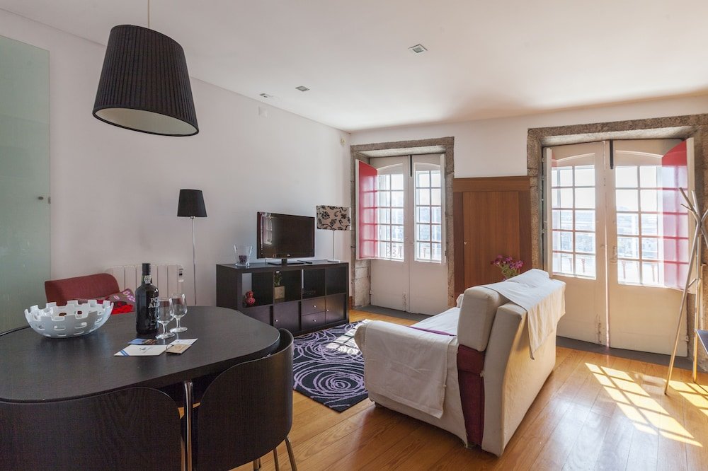 1 Bedroom Standard Apartment with balcony and with river view Go2Oporto - Historical Center