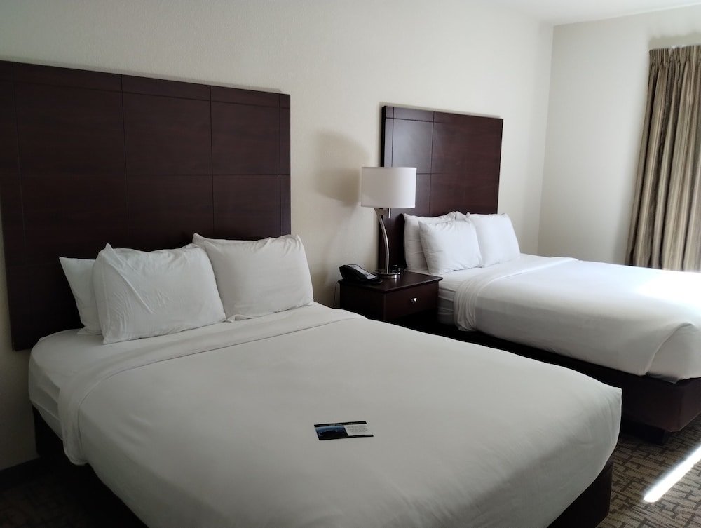 Standard Quadruple room Cobblestone Hotel & Suites - Greenville