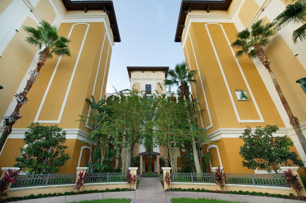 Suite Floridays Orlando Two & Three Bed Rooms Condo Resort