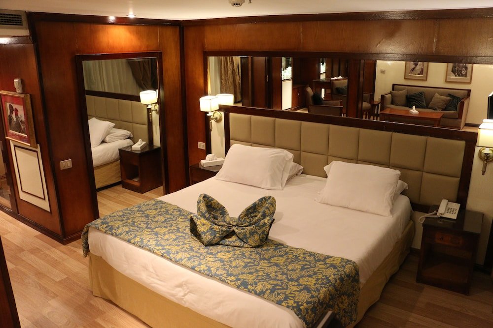 Suite MS Nubian Sea Lake Cruise
