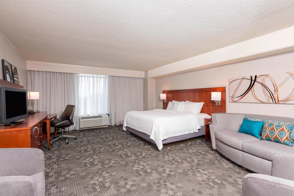 Executive Suite Courtyard by Marriott Louisville Downtown