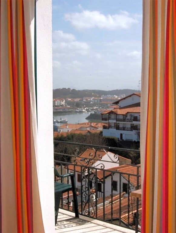 Camera Standard con balcone e con vista sul porto Hotel Agur Deneri
