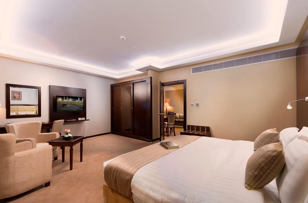 Одноместный люкс Standard c 1 комнатой Отель Razana Al Rowdah