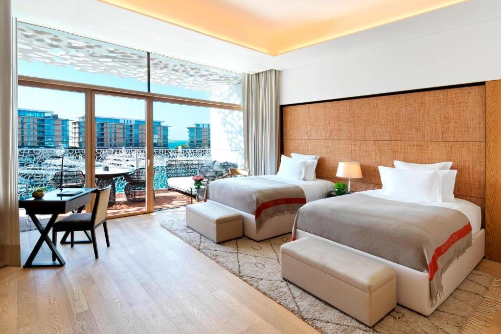 Четырёхместный номер Superior с балконом Bulgari Resort, Dubai