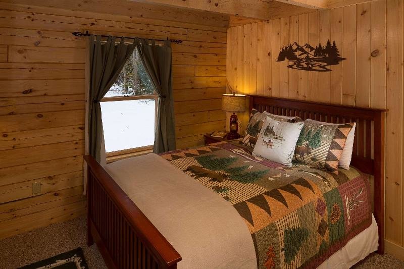 Кровать в общем номере Rangeley Lake Resort a Ramada by Wyndham