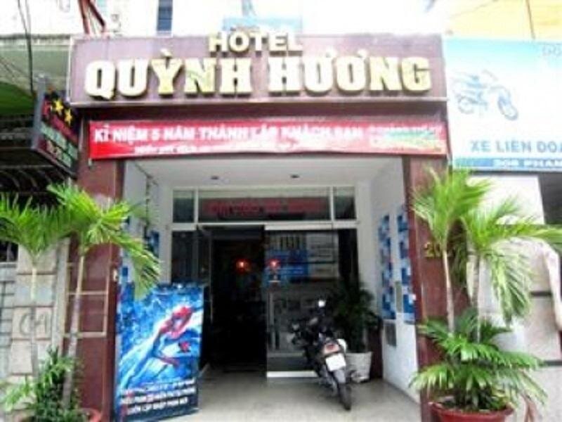 Четырёхместный семейный номер Standard Quynh Huong Hotel