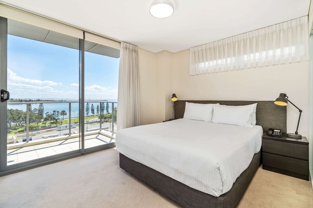 Doppel Suite mit Balkon und mit Hafenblick Terminus Apartment Hotel, Ascend Hotel Collection