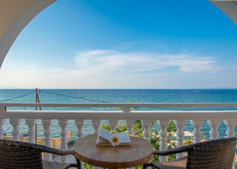 Студия с балконом и с видом на море Agoulos Beach Hotel